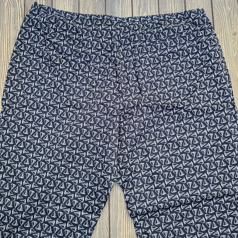 Liz Claiborne blue print capri pants - Picture 9 of 11
